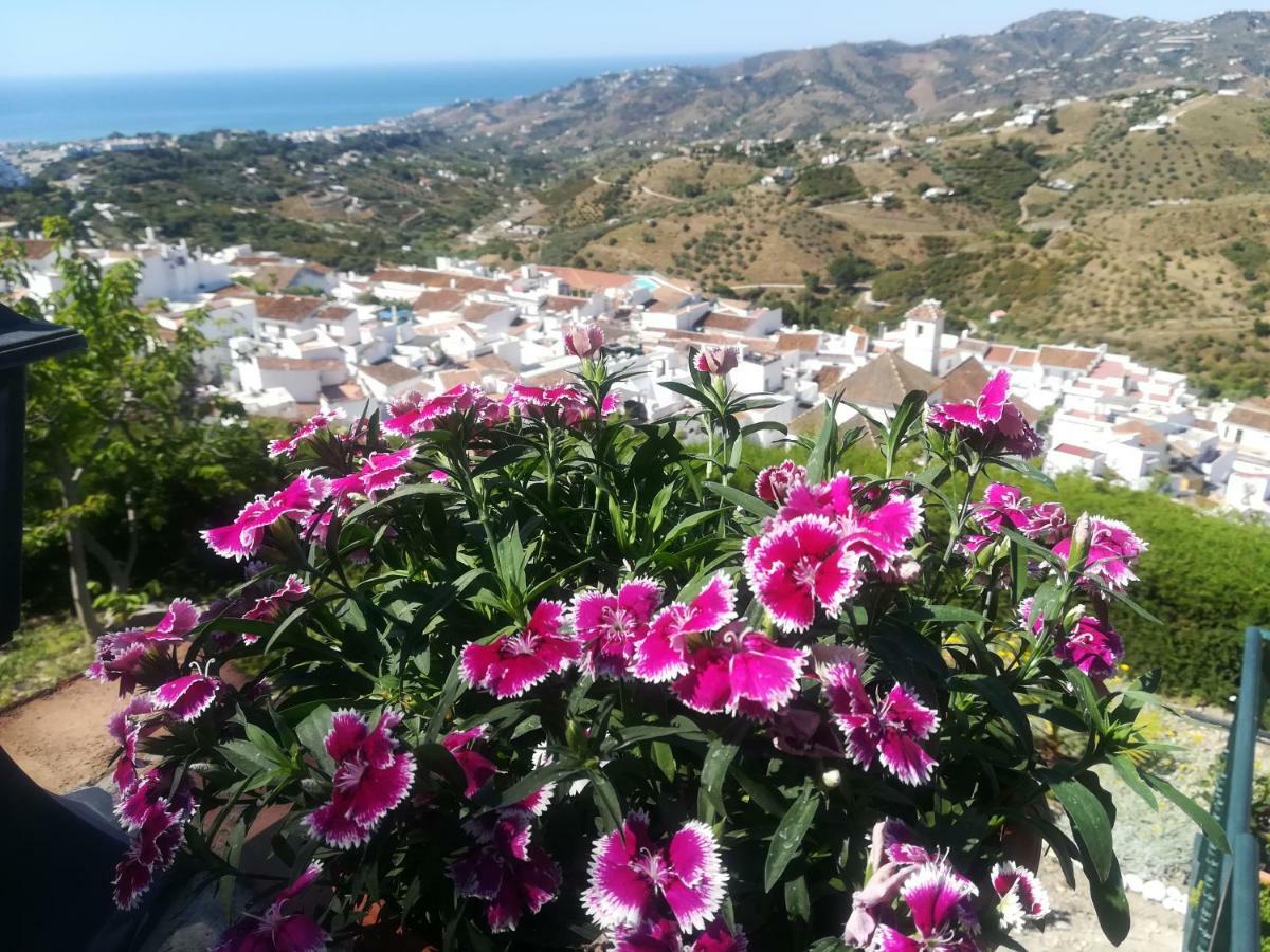 Villa Casa Ana, Fantásticas vistas al pueblo, el mar y la montaña Frigiliana Esterno foto